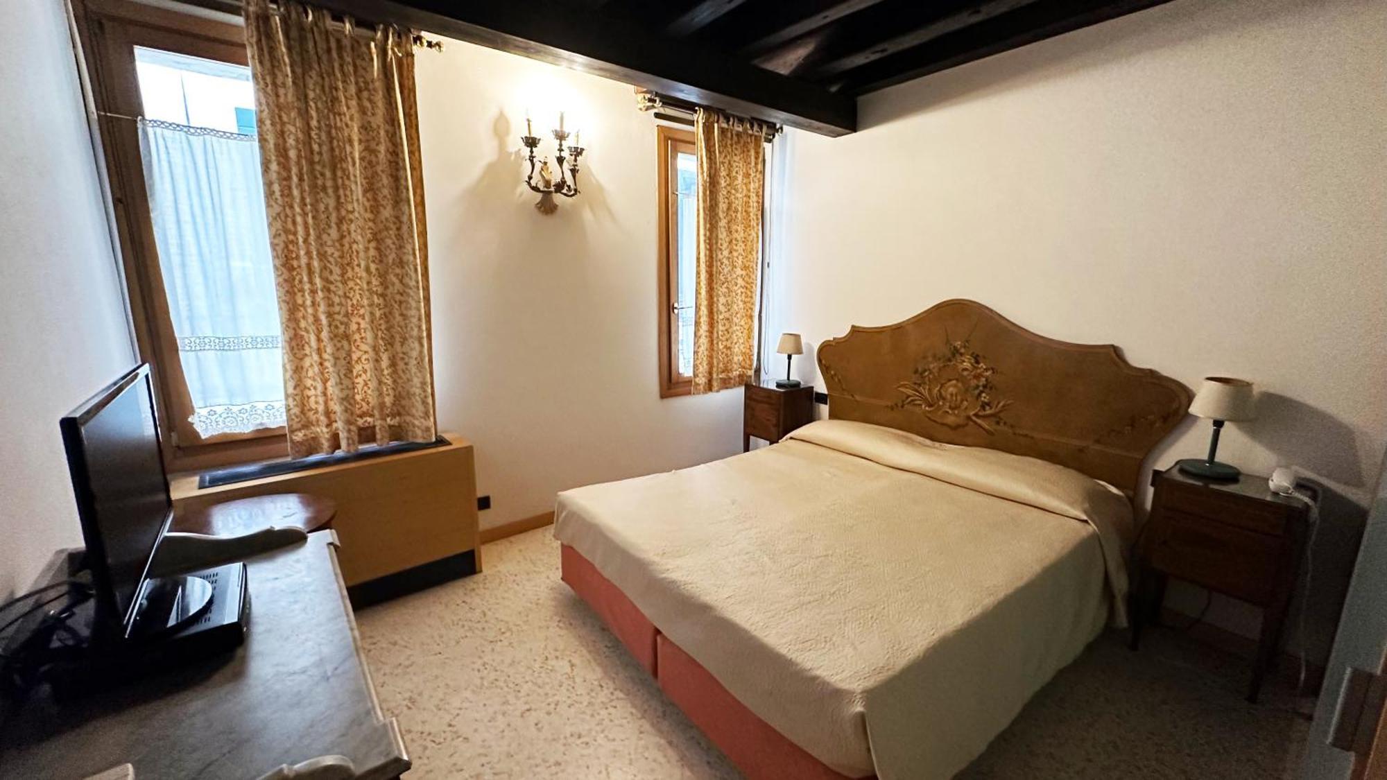 San Simeon Apartments Венеция Экстерьер фото
