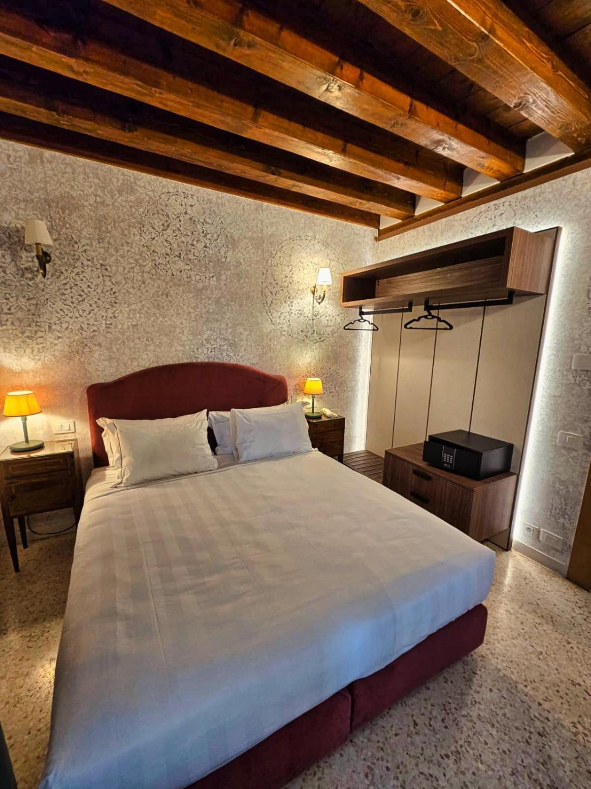 San Simeon Apartments Венеция Экстерьер фото