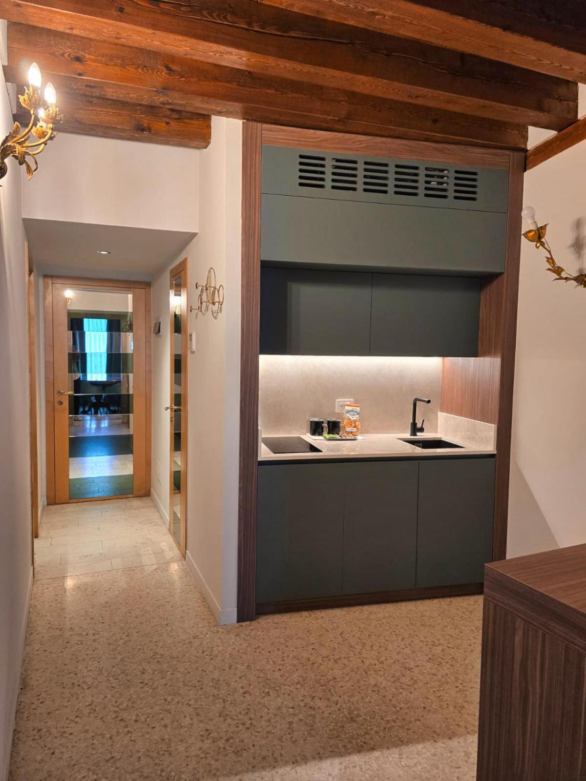 San Simeon Apartments Венеция Экстерьер фото